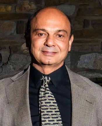 Portrait of Dr. Ali Riazi, Implant Dentist at Premier Dental Implant Centers